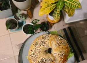 Una foto de Bagels caseros 🥯 súper fácil