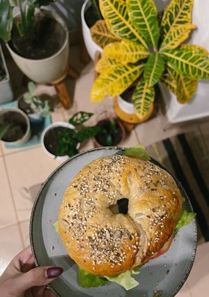Una foto de Bagels caseros 🥯 súper fácil