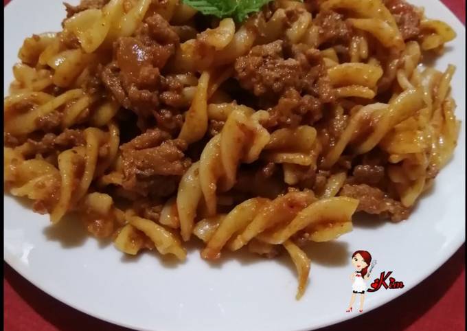 Steps to Make Speedy Spicy Mince Pasta - Super Simple Recipes