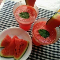 A picture of Watermelon Lemonade.