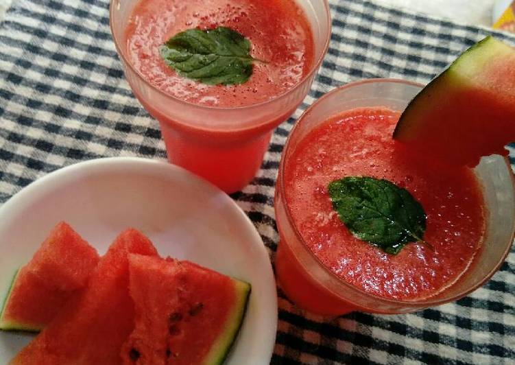 Steps to Make Super Quick Homemade Watermelon Lemonade