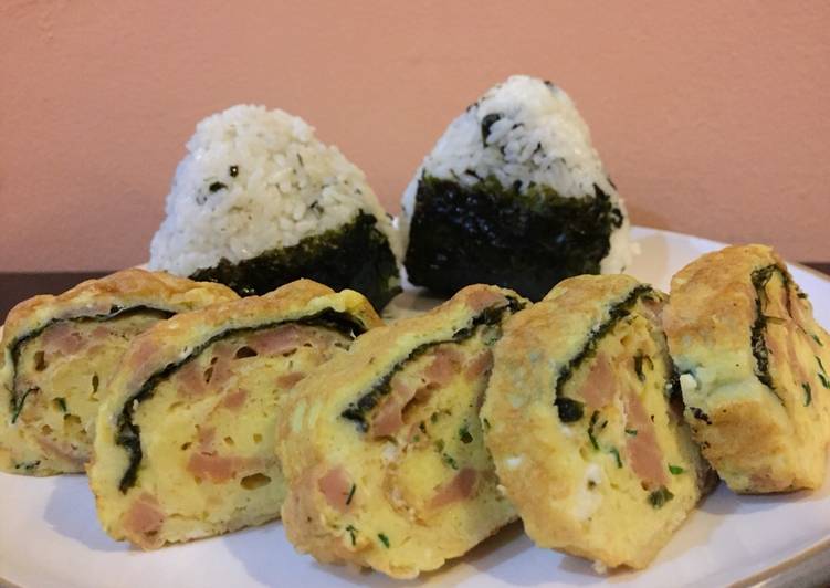 Onigiri dan tamagoyaki