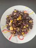 Riso freddo con verdure e salmone
