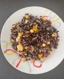 Riso freddo con verdure e salmone