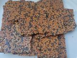 કાળા અને સફેદ તલ ની ચીકી (Black White Til Chiki Recipe In Gujarati)