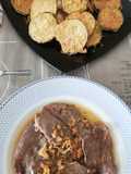 Berenjenas rebozadas y filetes al ajillo