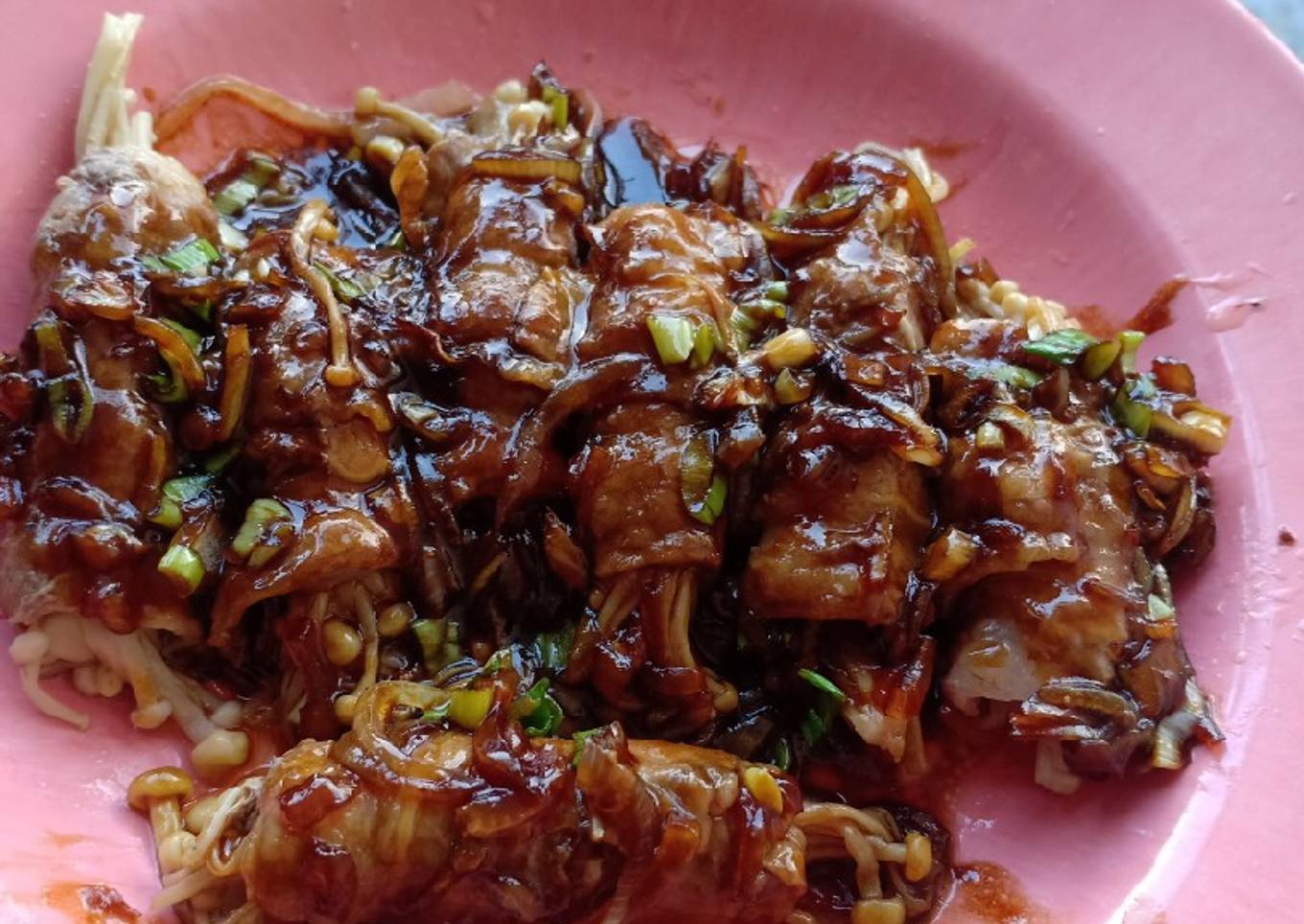 Enoki beef rool