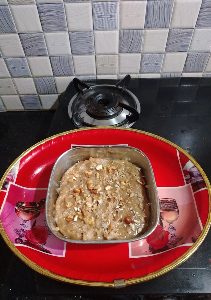 *நட்ஸ், ஆட்டா அல்வா*(nuts and atta halwa recipe in tamil) செய்முறை முக்கிய புகைப்படம்