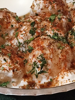सॉफ्ट दही वडा (stuffed dahi vada recipe in Hindi) रेसिपी मुख्य फोटो