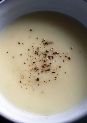 A picture of Cauliflower Soup.
