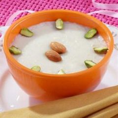 A picture of Rice pudding - riz bi haleeb.