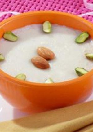A picture of Rice pudding - riz bi haleeb.