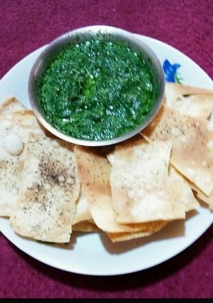 A picture of Tortillas and Green Chutney.