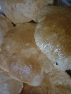अजवाइन की पूरी (ajwain ki poori recipe in Hindi) रेसिपी मुख्य फोटो