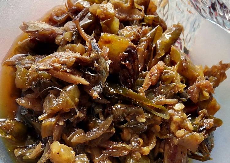 Proses Membuat Ikan Peda Sambel Ijo, Lezat Sekali