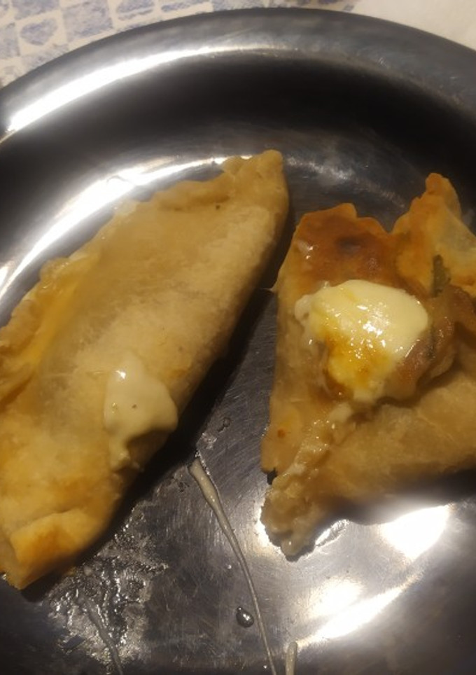 Una foto de Masa para empanadas al horno con relleno de acelga y queso