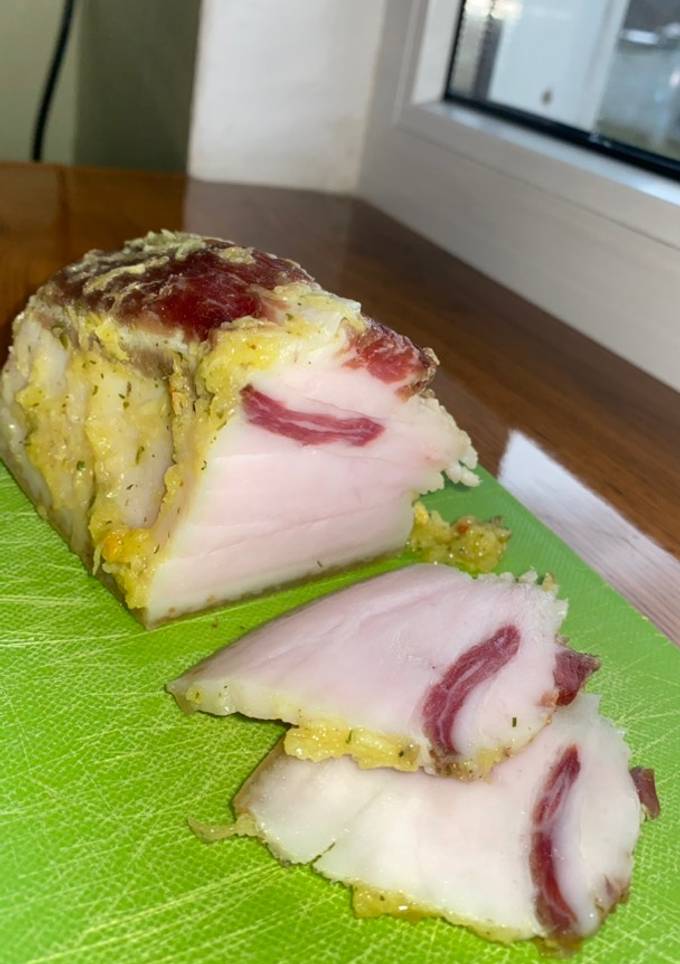 Сало (засолене з часником)