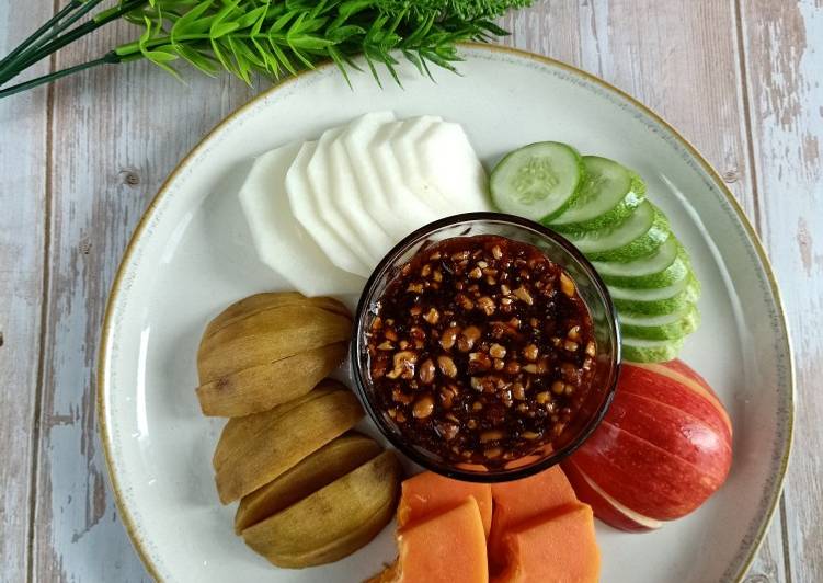 Resep Rujak Aneka Buah Anti Gagal