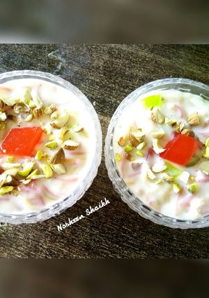 A picture of Lab-e-Shireen.