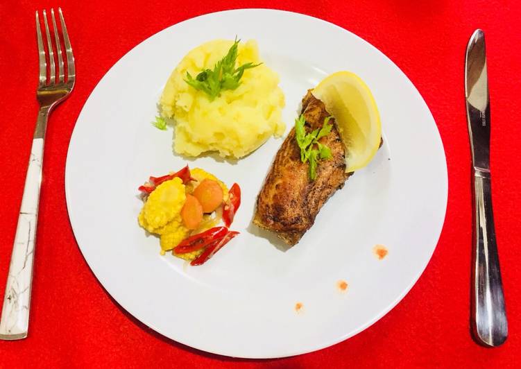 Proses memasak Grilled Salmon with Mashed Potato and Sauteed Baby Corn, Bisa Manjain Lidah