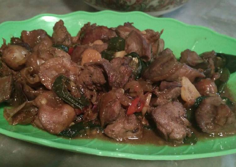 Cara mudah Menyiapkan Tumis ati ampela Lombok ijo, Lezat Sekali