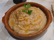 Una foto de pasta con vegetales