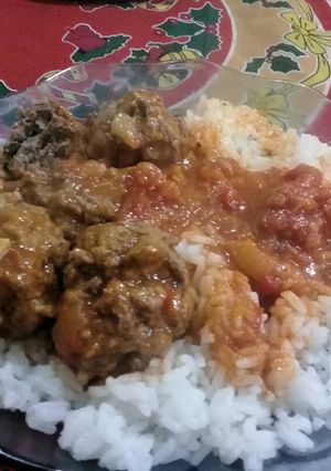 Una foto de Albóndigas con arroz