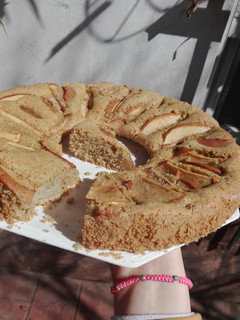 Una foto de Torta de manzana integral saludable!