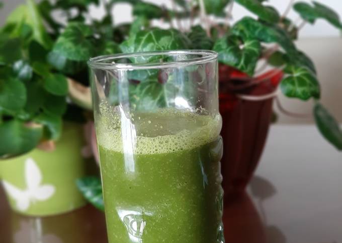 Healty Drink (Spinach Fig & Carrot)
