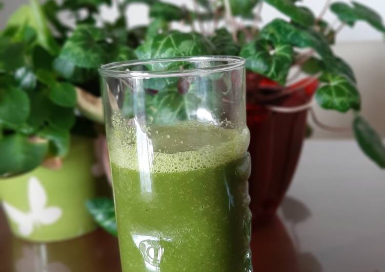 Recipe of Super Quick Homemade Healty Drink (Spinach Fig &amp; Carrot)