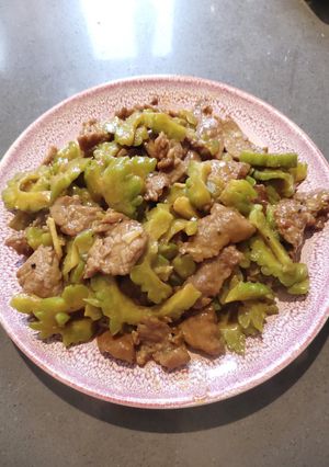 A picture of Beef with Ampalaya.