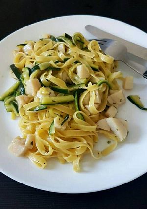 Foto resep Tagliatelle con capesante e zucchini (pasta scallop & zucchini)