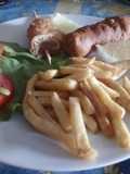 Banderillas de salchichas con fritas