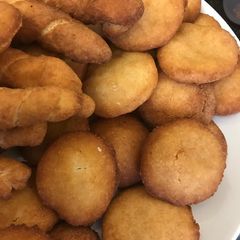 A picture of Suji Biscuits.