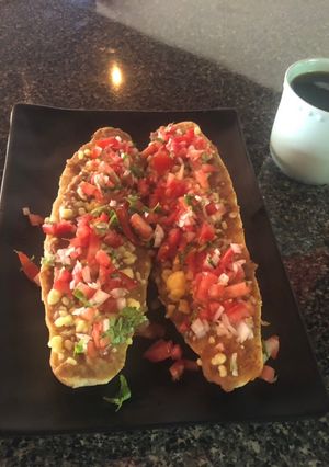 Una foto de Molletes con Frijoles licuados