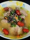 Canh giò heo nấu đậu đen táo đỏ