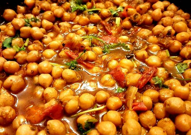 Recipe of Super Quick Homemade North Indian Chole/Chickpeas Masala