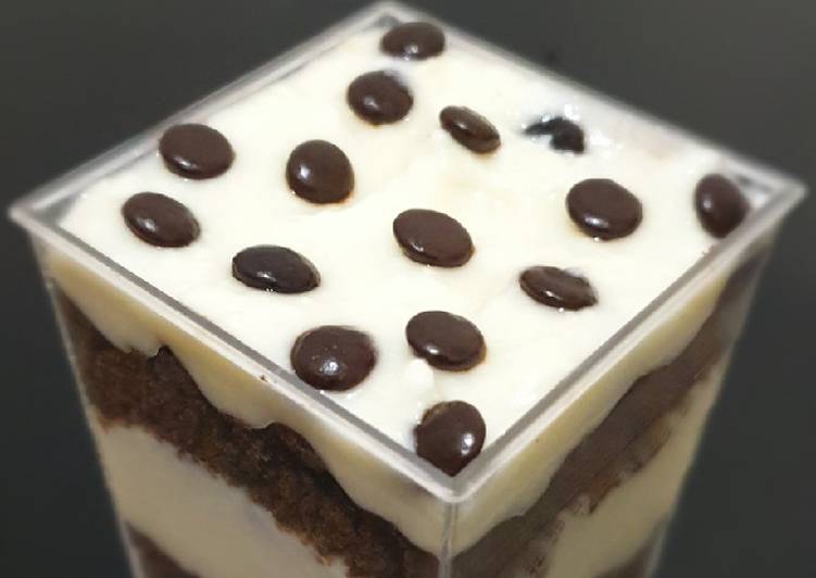 Chocochip White Cake in jar