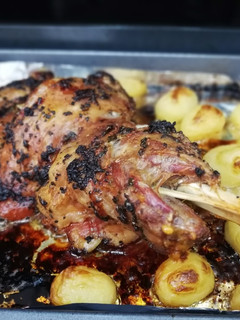 Una foto de Pierna de cordero al horno fácil