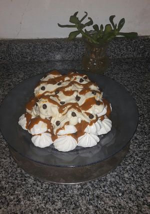 Una foto de Postre de merenguitos y dulce de leche #antojitos #bbb #micocina