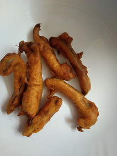 குடைமிளகாய் பஜ்ஜி(capsicum bajji recipe in tamil) செய்முறை முக்கிய புகைப்படம்