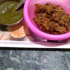 A picture of Payaj ke pakore.