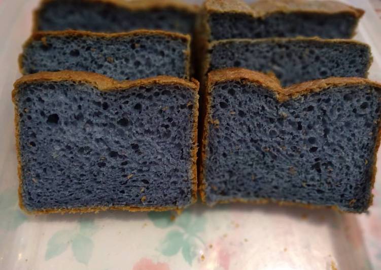 Blue pea loaf alias roti tawar bunga telang