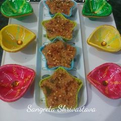 A picture of Spring onion dalia cupcakes.