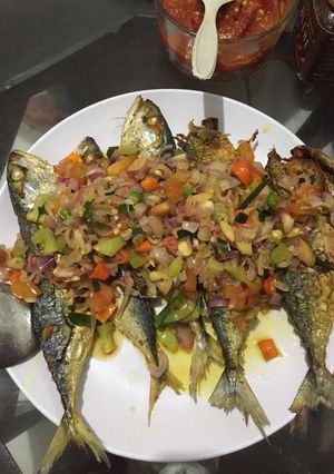 Foto resep Ikan kembung goreng sambal matah