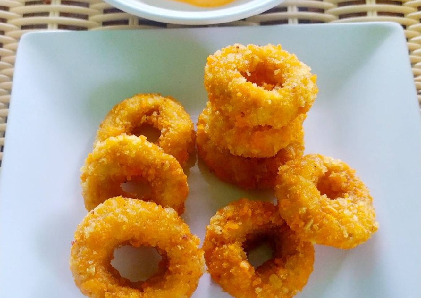 Donat ayam saus keju