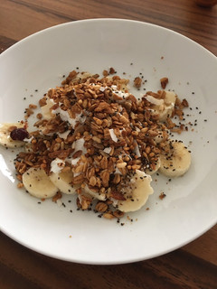 Una foto de Yogurt griego con plátano