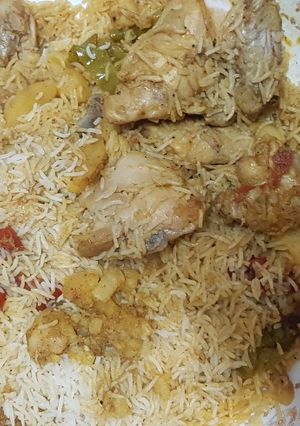 صورة لوصفة مدفونه الدجاج بطريقه افنان الجوهر