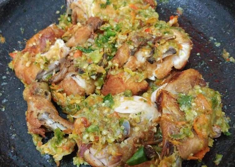 Resep Ayam geprek pedas tanpa tepung oleh Lisma Mahabbah - Cookpad