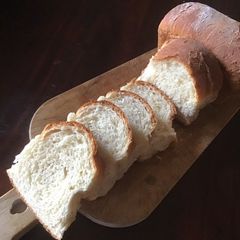 A picture of California Farm Luxury Bread.